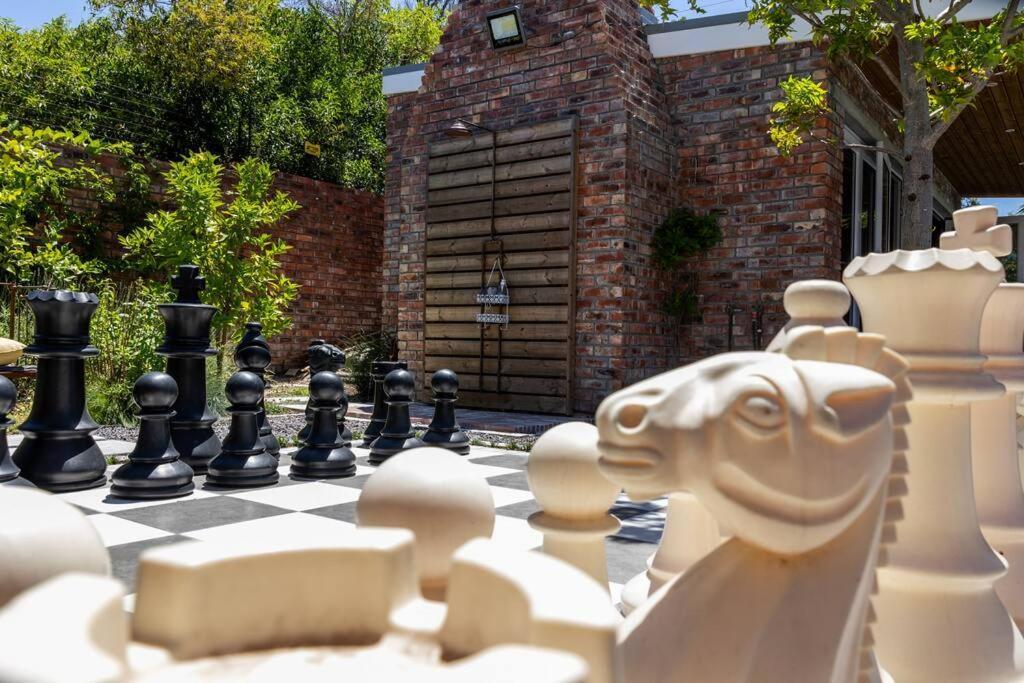 Garten Wohnung Mit Pool, 2 Schlafzimmer Cidade Do Cabo Exterior foto