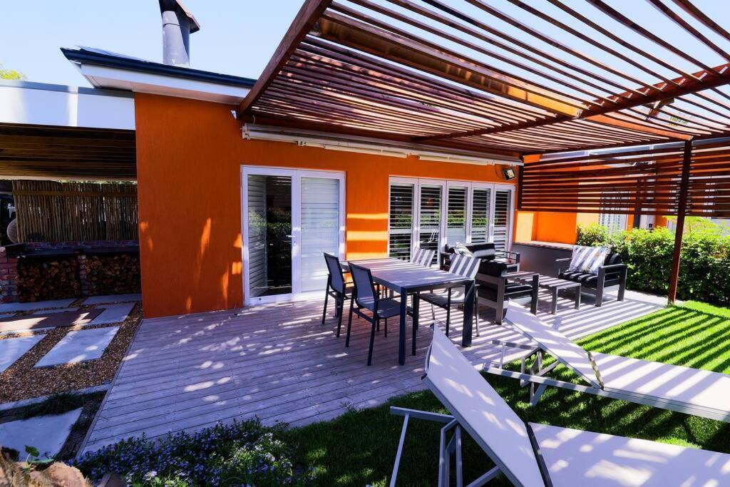 Garten Wohnung Mit Pool, 2 Schlafzimmer Cidade Do Cabo Exterior foto